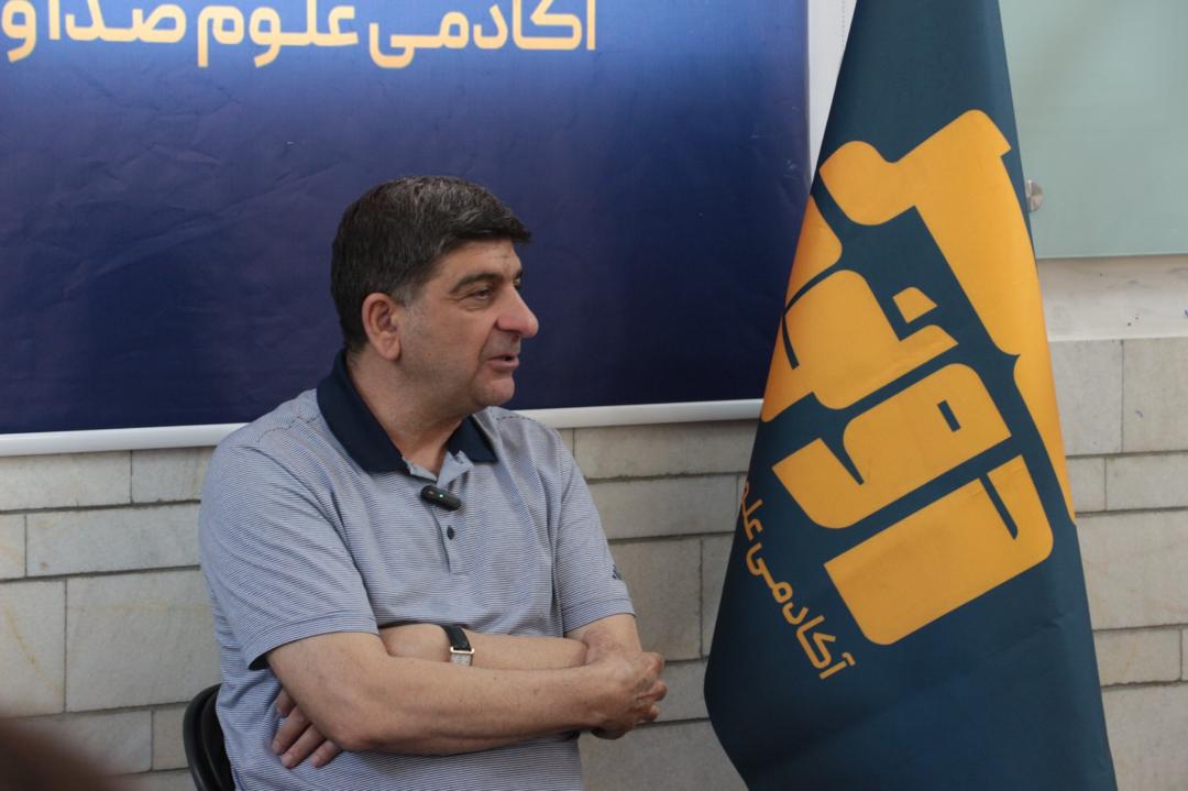 صاحب اثر روی ماه خداوند را ببوس,مهمان هنردونی 1 WhatsApp Image 2025 05 07 at 13.29.34