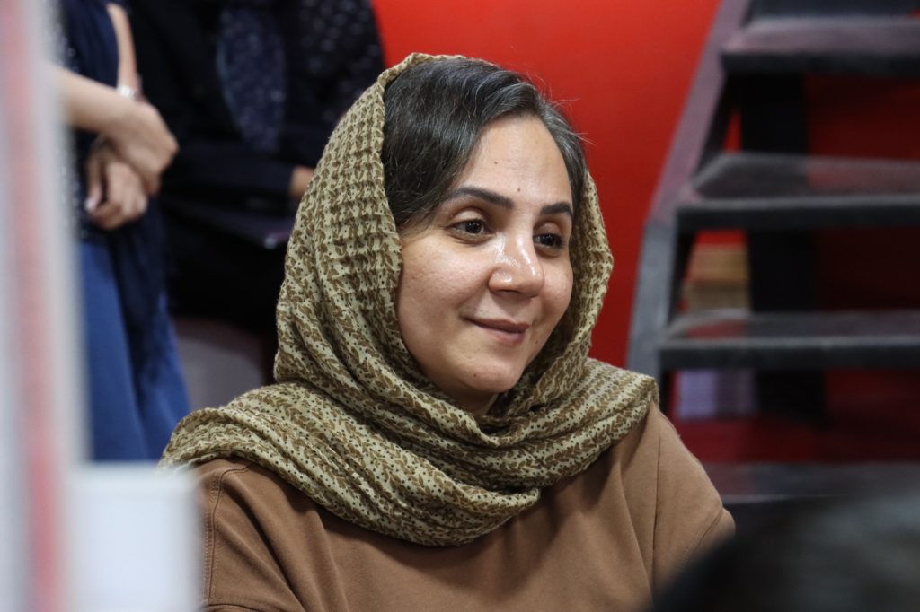صاحب اثر روی ماه خداوند را ببوس,مهمان هنردونی 3 WhatsApp Image 2025-05-07 at 13.57.57