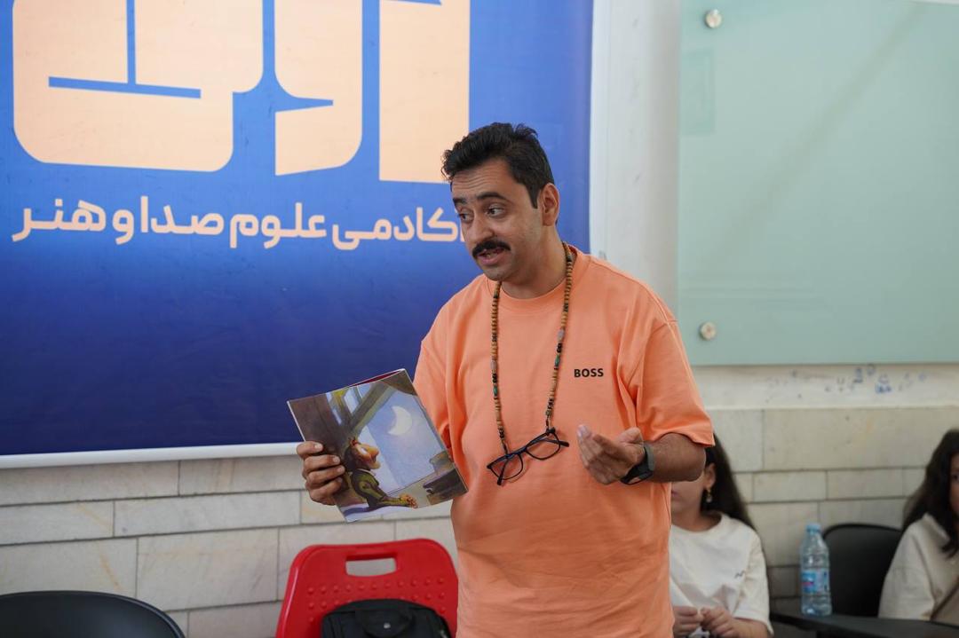 اخبار کتاب بازی همراه با قصه‌گویی با دایی ممد قصه‌گو